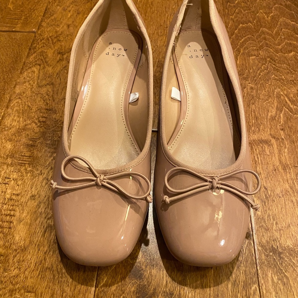 Tan Block Heels - Picture 2 of 7